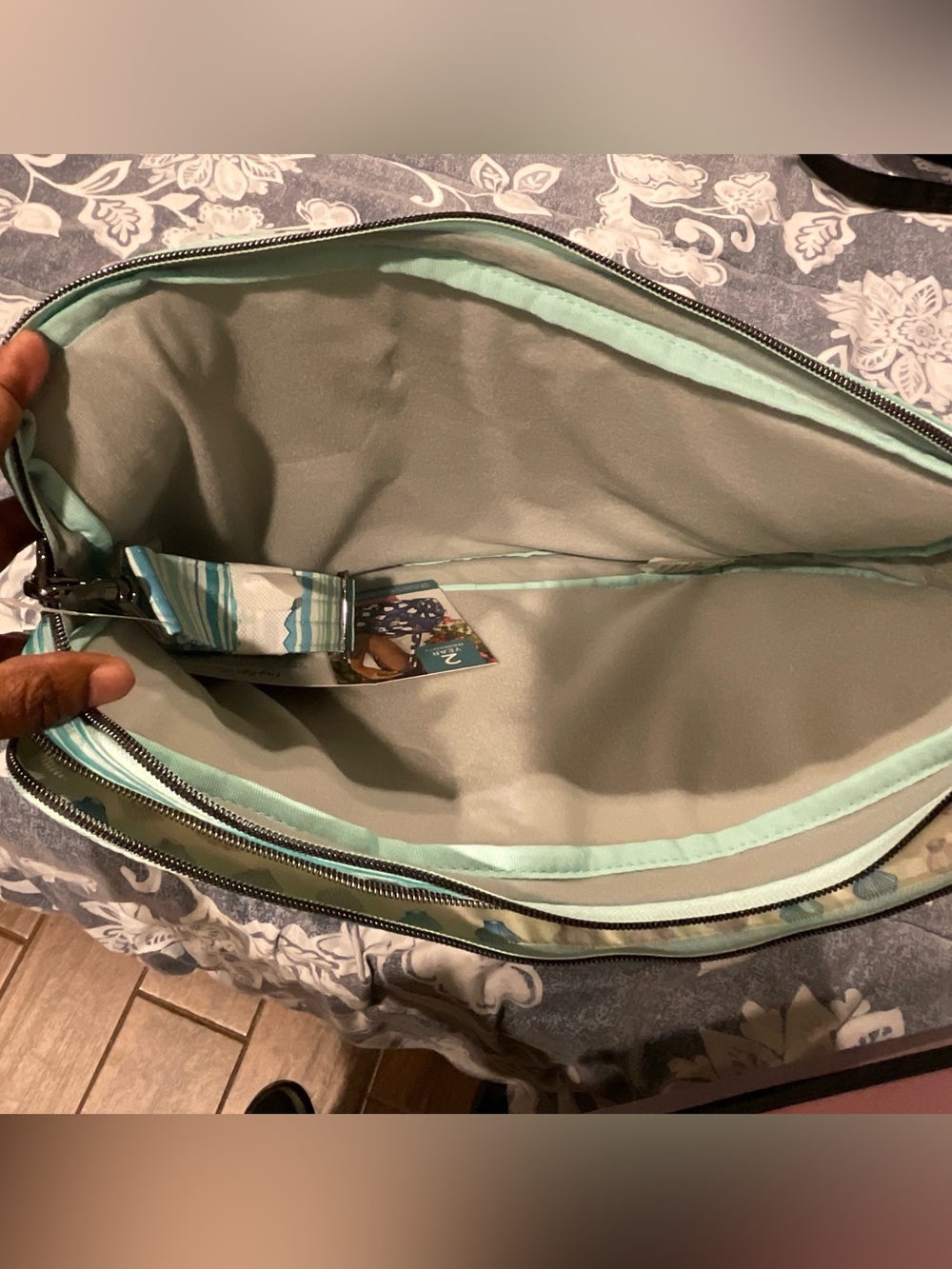 Lug Delta 17” Laptop Case, Love Waves Aqua - Picture 4 of 6